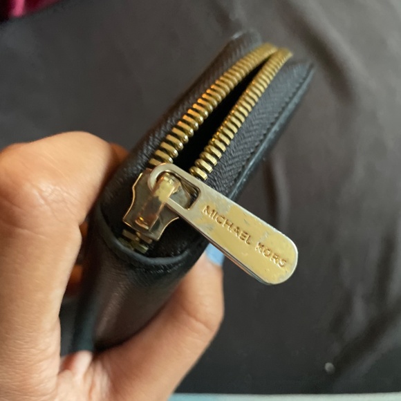 Michael Kors Black Wallet - Picture 6 of 6